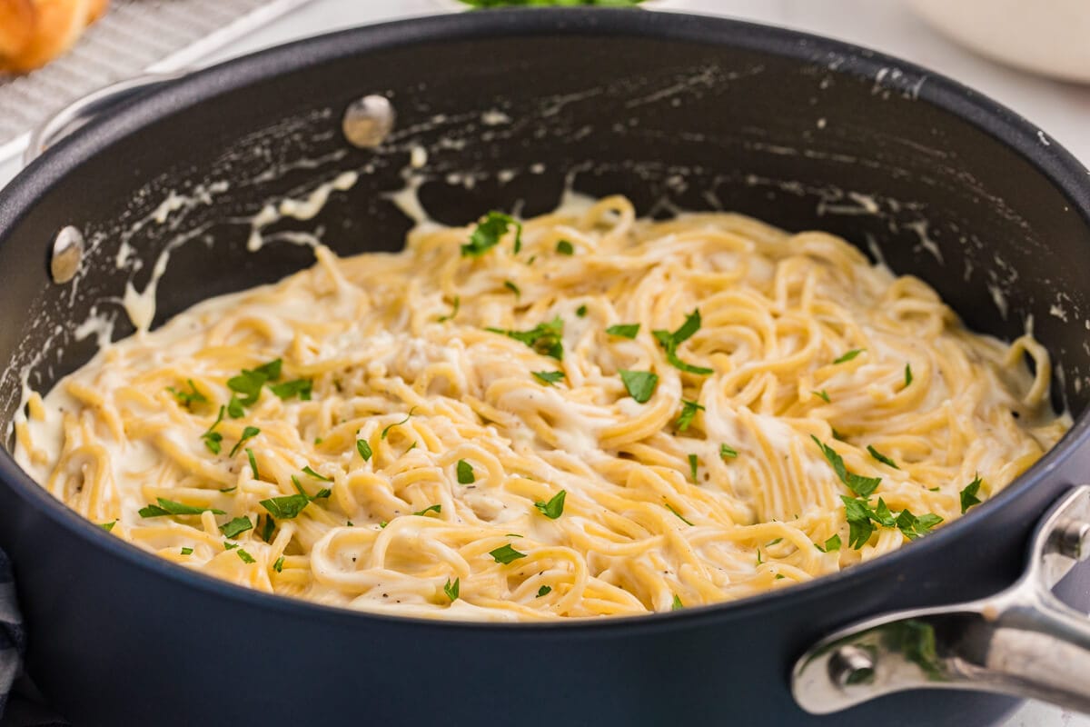 Picky-Eater Approved: Quick & Creamy Garlic Parmesan Pasta Recipe